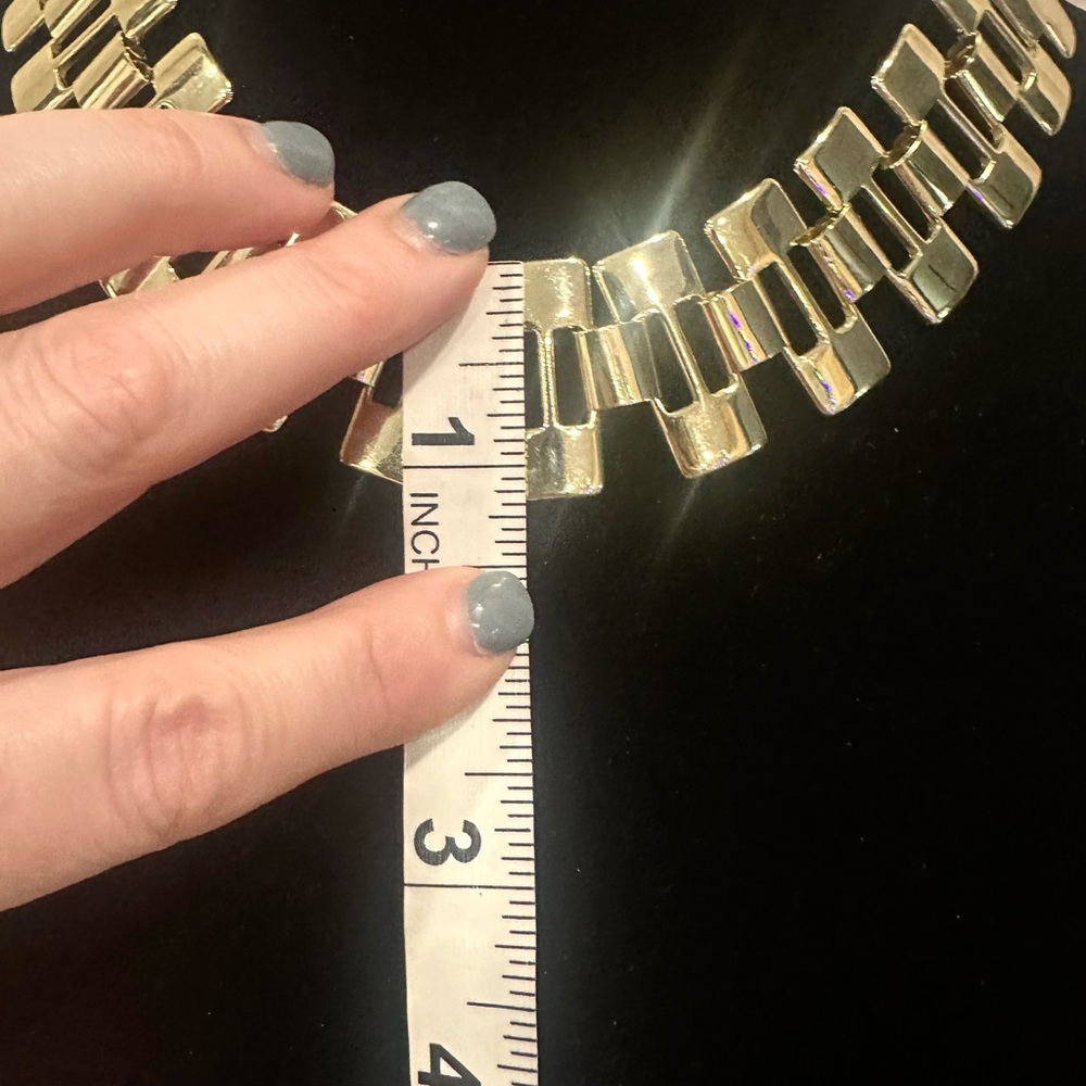 LF Jewelry Oversized Link Gold Statement Necklace - Picture 3 of 5
